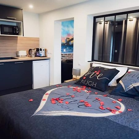 Charmante Residence De Tourisme Avec Jacuzzi Crecy-la-Chapelle Екстер'єр фото
